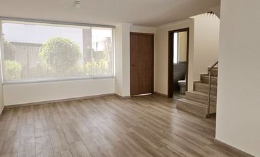 Tumbaco, Sector Villa Vega, Casa Estilo Moderna Adosada a un Solo Lado enVenta