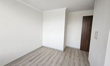 Tumbaco, Sector Villa Vega, Casa Estilo Moderna Adosada a un Solo Lado enVenta