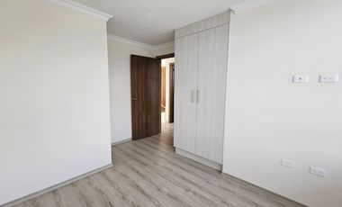 Tumbaco, Sector Villa Vega, Casa Estilo Moderna Adosada a un Solo Lado enVenta