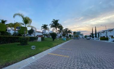 RENTA CENTRO SUR, RCS COND IV, 3 recamaras,2.5 baños,amplio jardin