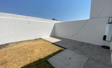 RENTA CENTRO SUR, RCS COND IV, 3 recamaras,2.5 baños,amplio jardin