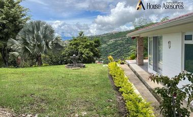 Quinta Moderna en Venta – Valle de Yunguilla | La Unión