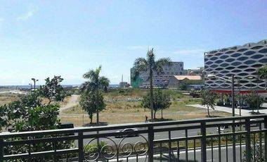 FOR RENT: MONARCH PARSUITS