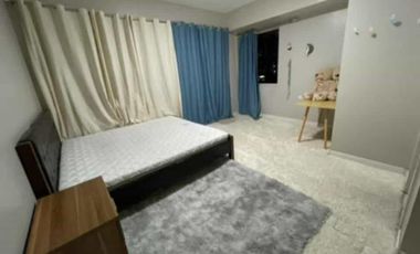 FOR RENT: MONARCH PARSUITS