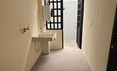 CASA NUEVA EN RENTA EN PUERTA CENTRO