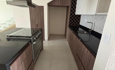 CASA NUEVA EN RENTA EN PUERTA CENTRO