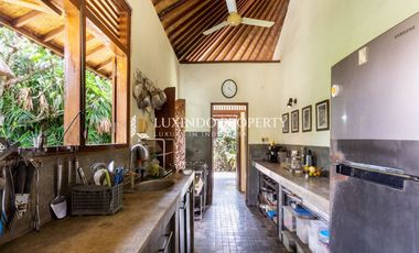 DIJUAL VILLA 3 KAMAR TIDUR DI BONA, GIANYAR