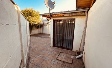 Casa 4 Dormitorios Dos Baños Estacionamientos Maipu