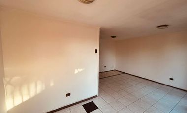 Casa 4 Dormitorios Dos Baños Estacionamientos Maipu