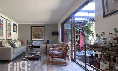 Arriendo exclusiva Casa en La Dehesa, Condominio con Piscina y Amplios Espacios