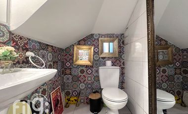 Arriendo exclusiva Casa en La Dehesa, Condominio con Piscina y Amplios Espacios