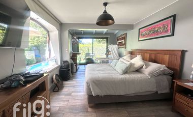 Arriendo exclusiva Casa en La Dehesa, Condominio con Piscina y Amplios Espacios