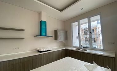 RUMAH DIJUAL CEPAT MURAH PRIVATE POOL DI CILANDAK KEMANG