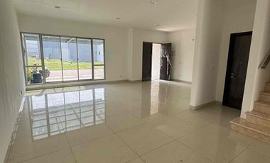CASH / KPR - Rumah Golf Island PIK 8x25 (3+1 Kamar Tidur)