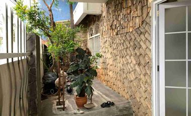 Jual Cepat Rumah Luas 192m² Strategis di Tanjung Duren Jakarta Barat