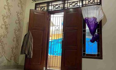 Rumah Strategis dengan 3Kamar Tidur  Siap Huni 2 Lantai di Kalideres Jakarta Barat