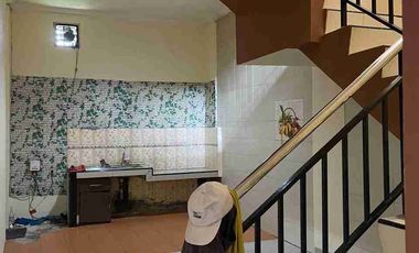 Rumah Strategis dengan 3Kamar Tidur  Siap Huni 2 Lantai di Kalideres Jakarta Barat