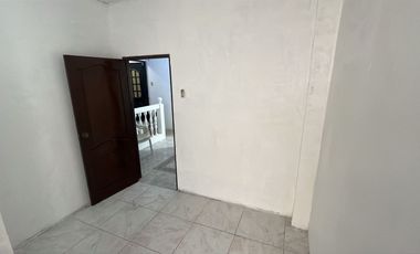 Oportunidad! Vencido casa de 3 plantas - Vía principal Isidro Ayora, sauces 6