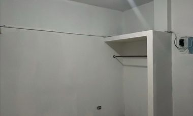 Oportunidad! Vencido casa de 3 plantas - Vía principal Isidro Ayora, sauces 6