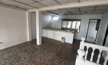 Oportunidad! Vencido casa de 3 plantas - Vía principal Isidro Ayora, sauces 6