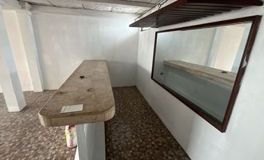 Oportunidad! Vencido casa de 3 plantas - Vía principal Isidro Ayora, sauces 6