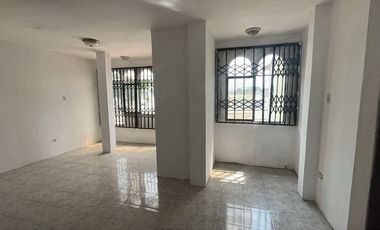 Oportunidad! Vencido casa de 3 plantas - Vía principal Isidro Ayora, sauces 6