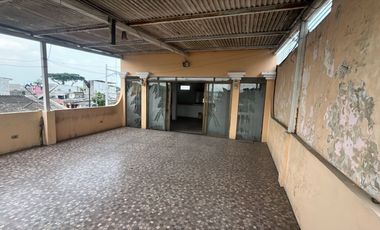 Oportunidad! Vencido casa de 3 plantas - Vía principal Isidro Ayora, sauces 6