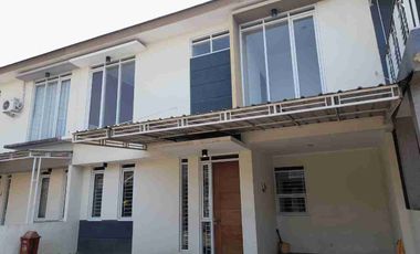 DIJUAL CEPAT RUMAH TOWN HOUSE 2 LANTAI DI BUMI CIWASTRA BANDUNG