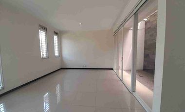 DIJUAL CEPAT RUMAH TOWN HOUSE 2 LANTAI DI BUMI CIWASTRA BANDUNG