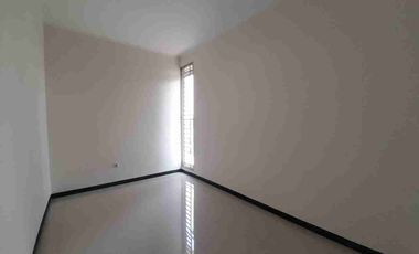 DIJUAL CEPAT RUMAH TOWN HOUSE 2 LANTAI DI BUMI CIWASTRA BANDUNG