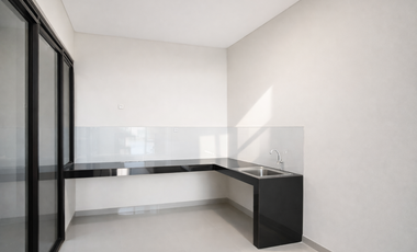 Rumah Desain Anti-Mainstream Taman Kopo Indah | Fasad Kaca Mewah, Siap Huni Dekat Tol !