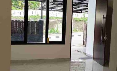 Sewa Rumah Kantor Luas 2 Lantai di Pondok Pinang – 6 Kamar Parkir Besar Siap Pakai