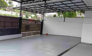 Sewa Rumah Kantor Luas 2 Lantai di Pondok Pinang – 6 Kamar Parkir Besar Siap Pakai