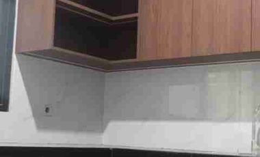 Sewa Rumah Kantor Luas 2 Lantai di Pondok Pinang – 6 Kamar Parkir Besar Siap Pakai