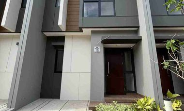 Di sewakan Rumah Baru Siap Huni di Summarecon Crown Gading