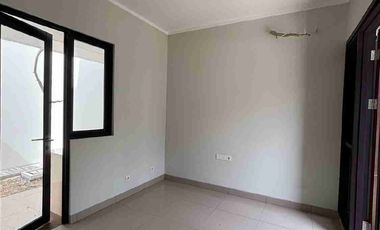 Di sewakan Rumah Baru Siap Huni di Summarecon Crown Gading