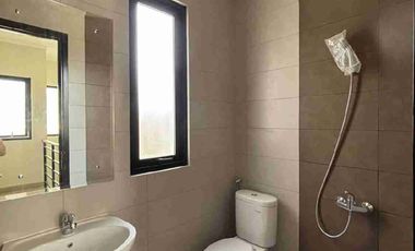 Di sewakan Rumah Baru Siap Huni di Summarecon Crown Gading