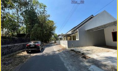 Rumah 2 lantai dekat UII Kaliurang km 13 dalam perumahan Jogja