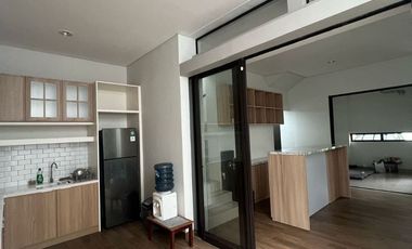 Dijual Cepat Harga Termurah  Rumah Semi Furnished di Summarecon