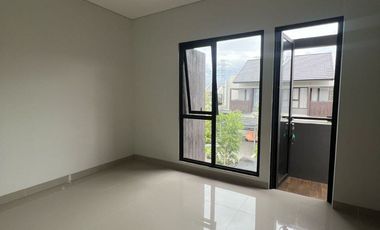 Dijual Cepat Harga Termurah  Rumah Semi Furnished di Summarecon