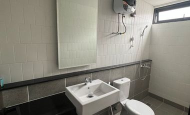 Dijual Cepat Harga Termurah  Rumah Semi Furnished di Summarecon