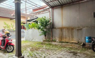 Rumah Klasik dekat masjid di Rejowinangun Gedongkuning Kotagede