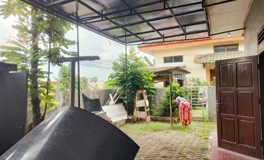 Rumah Klasik dekat masjid di Rejowinangun Gedongkuning Kotagede