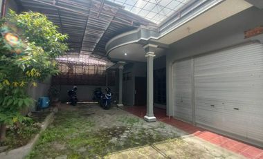 Rumah Klasik dekat masjid di Rejowinangun Gedongkuning Kotagede