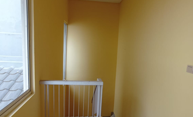 Disewakan Rumah Golf Lake Cengkareng Bersih Buruan