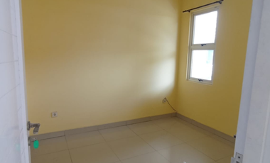 Disewakan Rumah Golf Lake Cengkareng Bersih Buruan