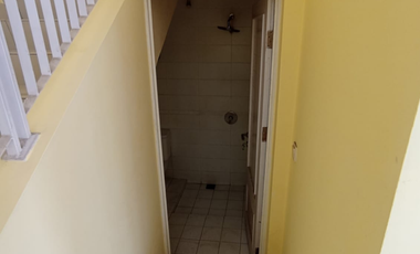 Disewakan Rumah Golf Lake Cengkareng Bersih Buruan