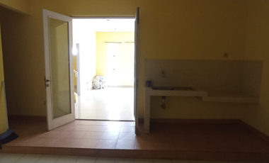 Disewakan Rumah Golf Lake Cengkareng Bersih Buruan