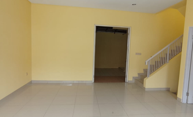 Disewakan Rumah Golf Lake Cengkareng Bersih Buruan