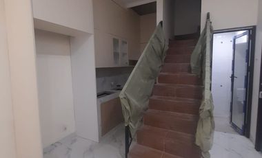 Hunian dlm cluster cakep dipinggir jalan raya utama jatiwarna lokasi dekat tol JORR jatiwarna